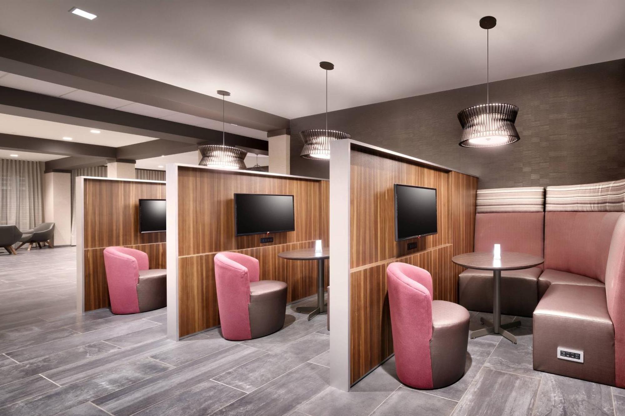 ホテル Courtyard By Marriott Atlanta Duluth Downtown エクステリア 写真
