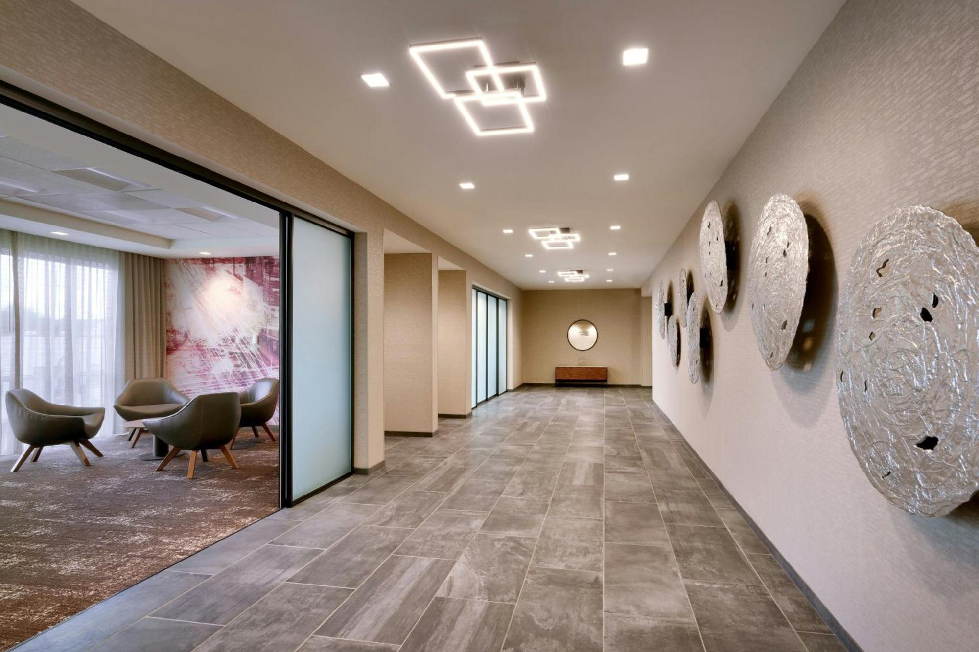ホテル Courtyard By Marriott Atlanta Duluth Downtown エクステリア 写真