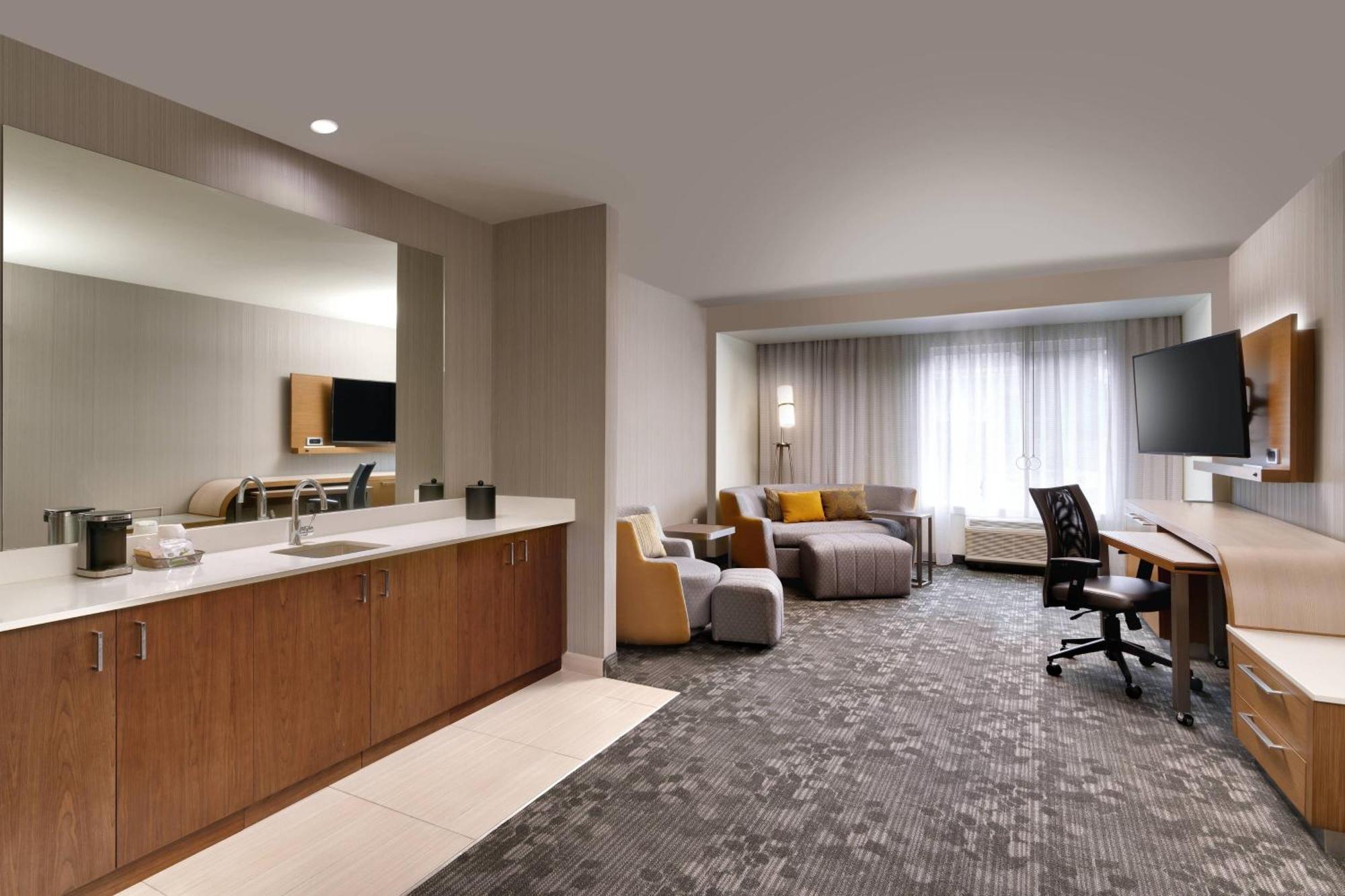 ホテル Courtyard By Marriott Atlanta Duluth Downtown エクステリア 写真