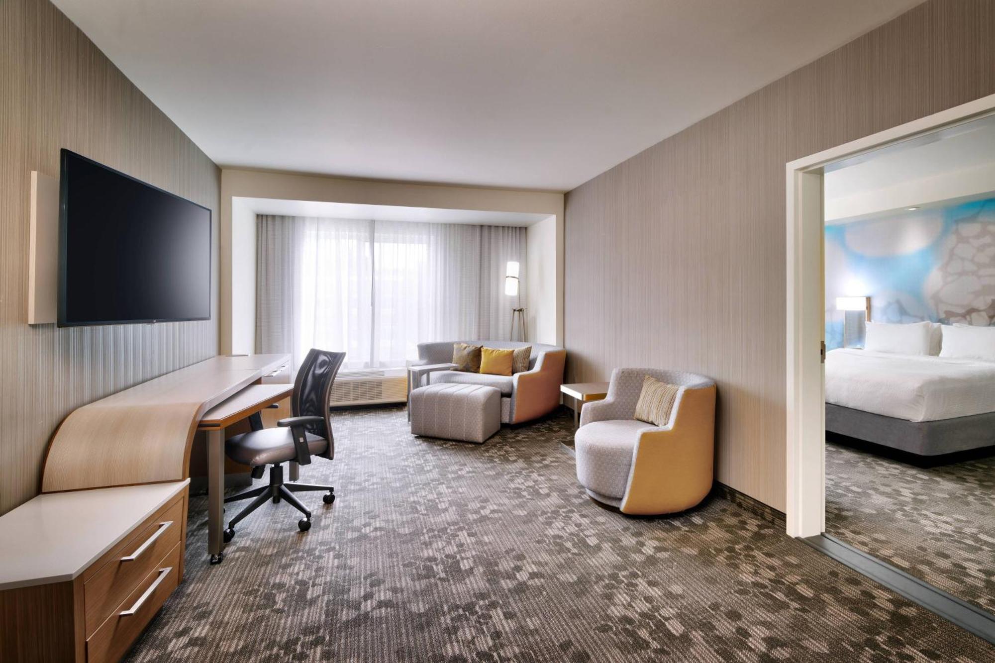 ホテル Courtyard By Marriott Atlanta Duluth Downtown エクステリア 写真
