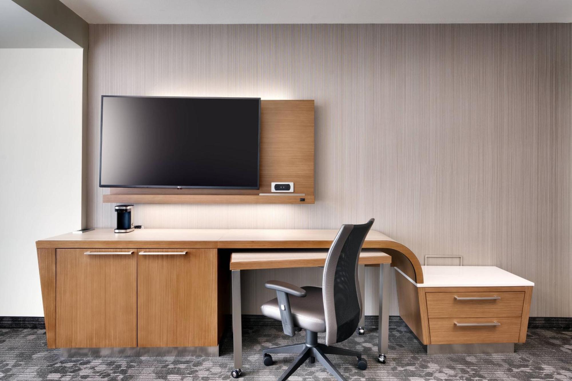 ホテル Courtyard By Marriott Atlanta Duluth Downtown エクステリア 写真