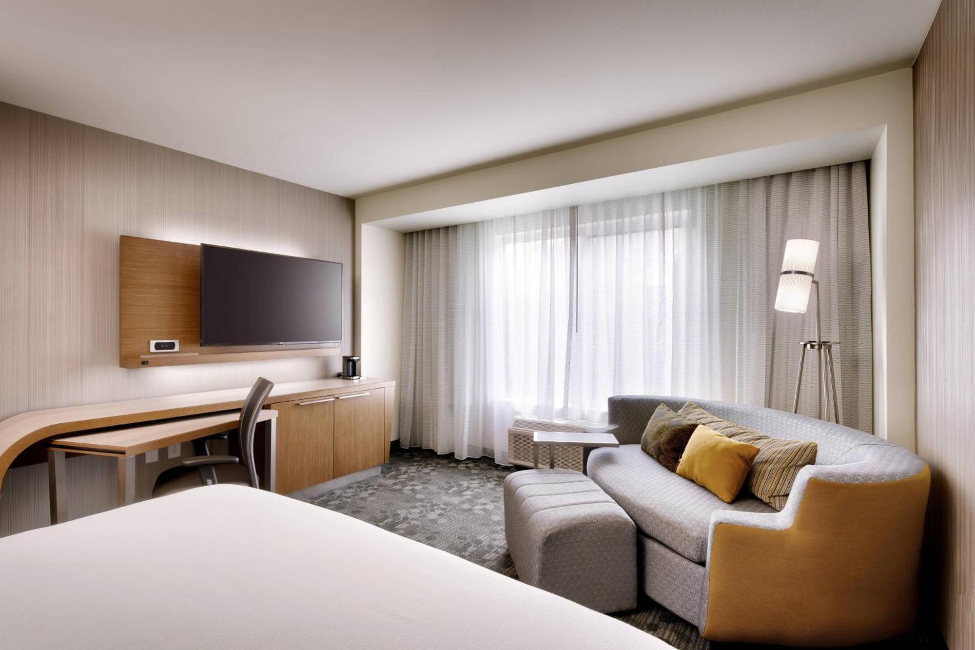 ホテル Courtyard By Marriott Atlanta Duluth Downtown エクステリア 写真