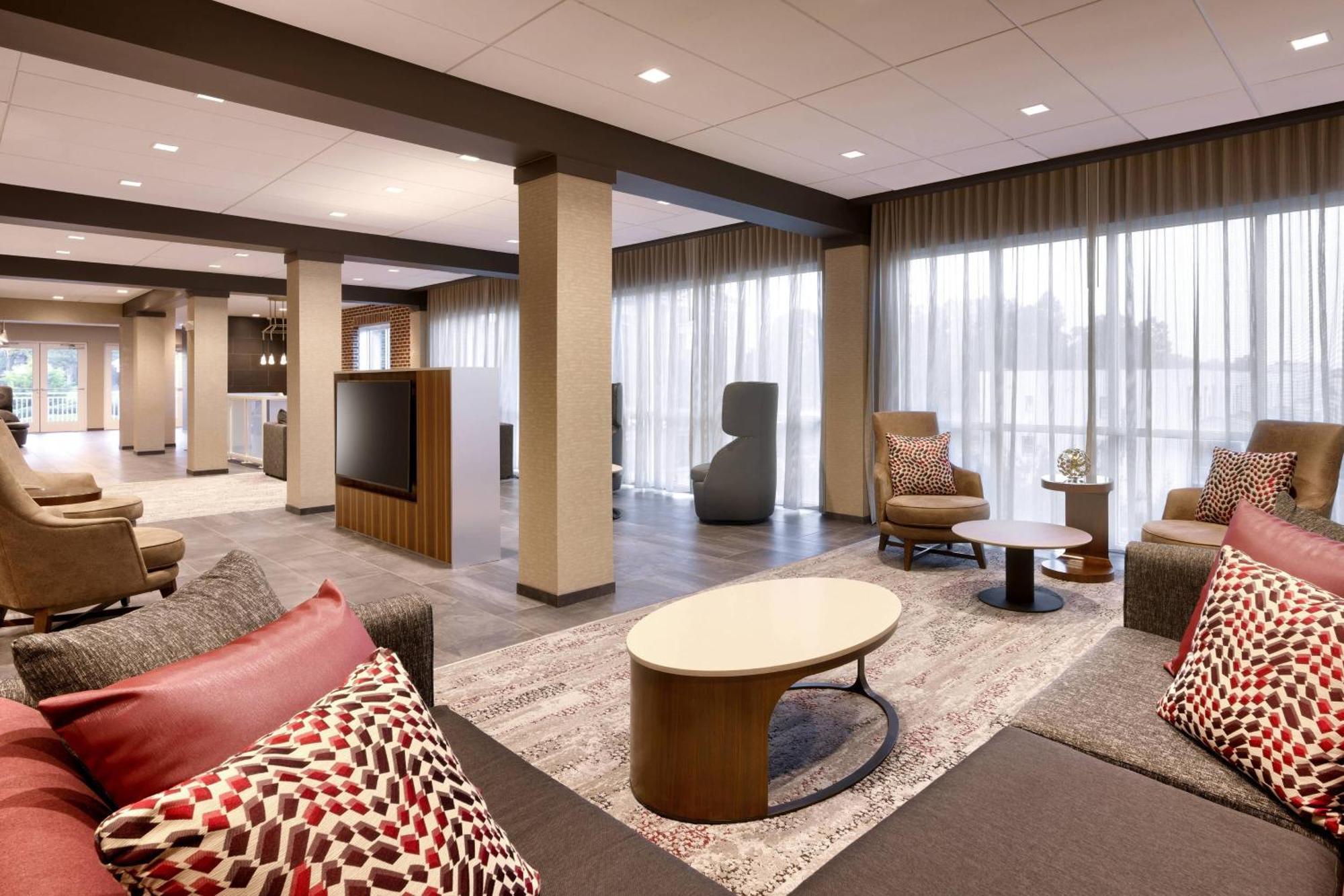 ホテル Courtyard By Marriott Atlanta Duluth Downtown エクステリア 写真