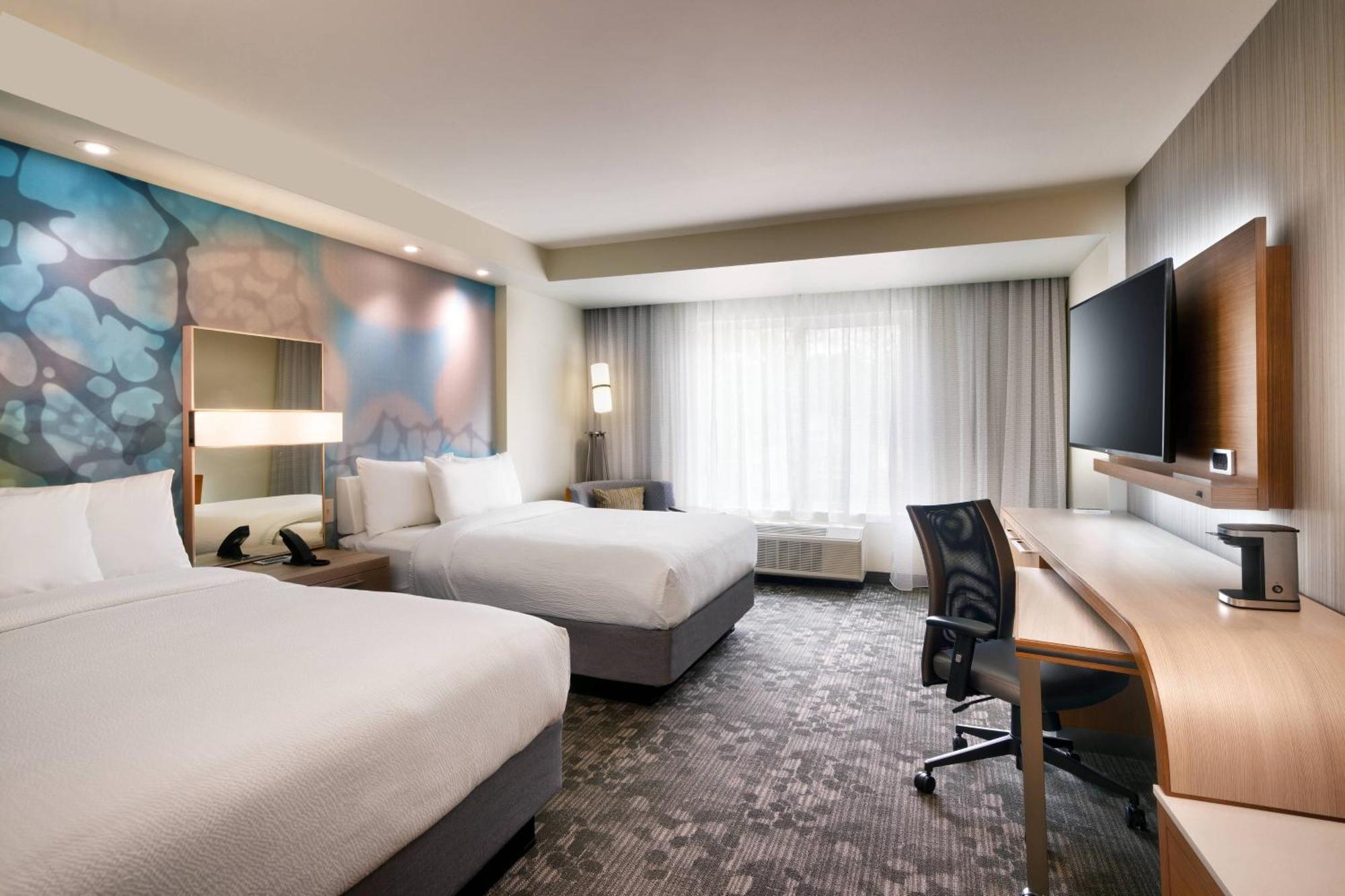ホテル Courtyard By Marriott Atlanta Duluth Downtown エクステリア 写真